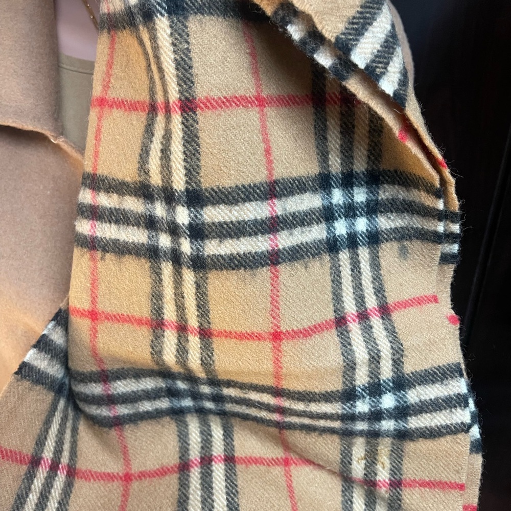Authentic Burberrys vintage nova check tan scarf (P996) - Picture 7 of 7